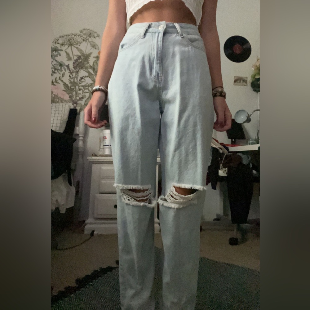 ROMWE, light wash straight leg jeans